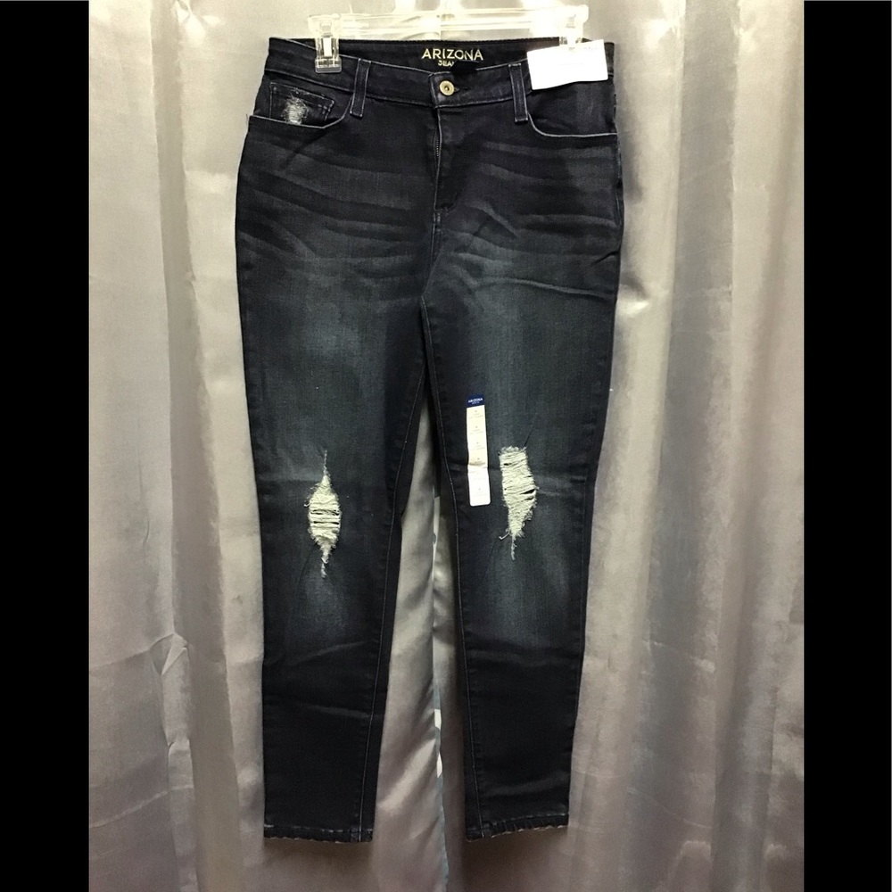 Arizona distressed jeggings NWT